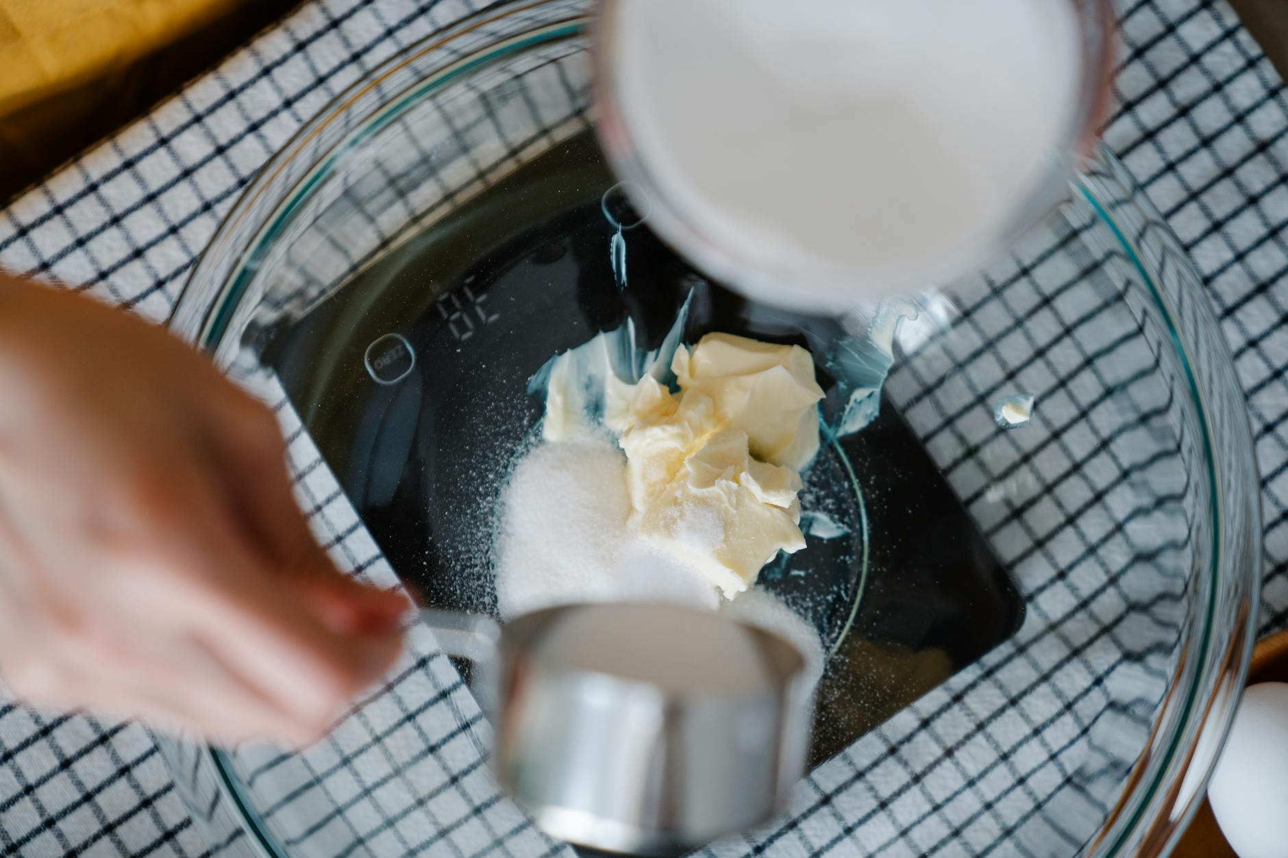 Protein maxing — what the research actually says (not the TikTok trend)